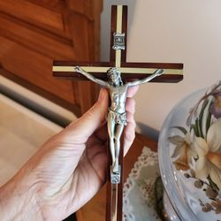 Beautiful Mahoney And Brass Crucifix Cross