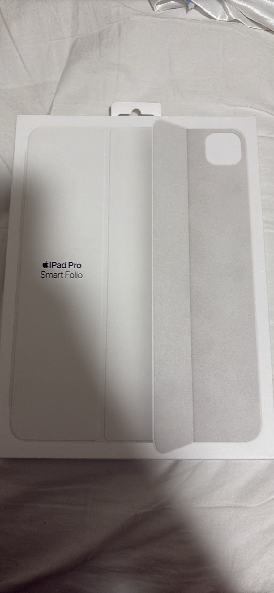 iPad Pro (11-inch) Smart Folio Case In White