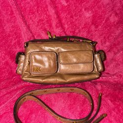 MICHAEL KORS DAKOTA CROSSBODY