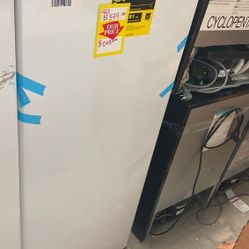 Magic Chef HMUF6WE Freezer KOW