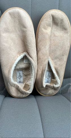 Women’s shoes, roughly size 10