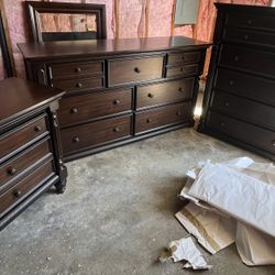 Bedroom Furniture Set