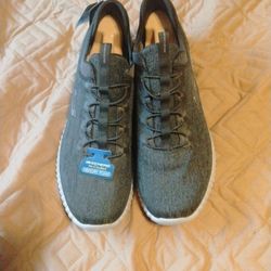 Sketchers Walking Shoes 