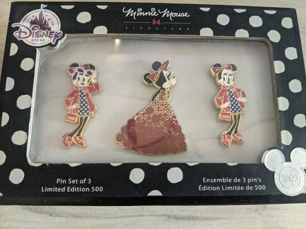 Disney's Minnie Mouse Signature Pin Set 