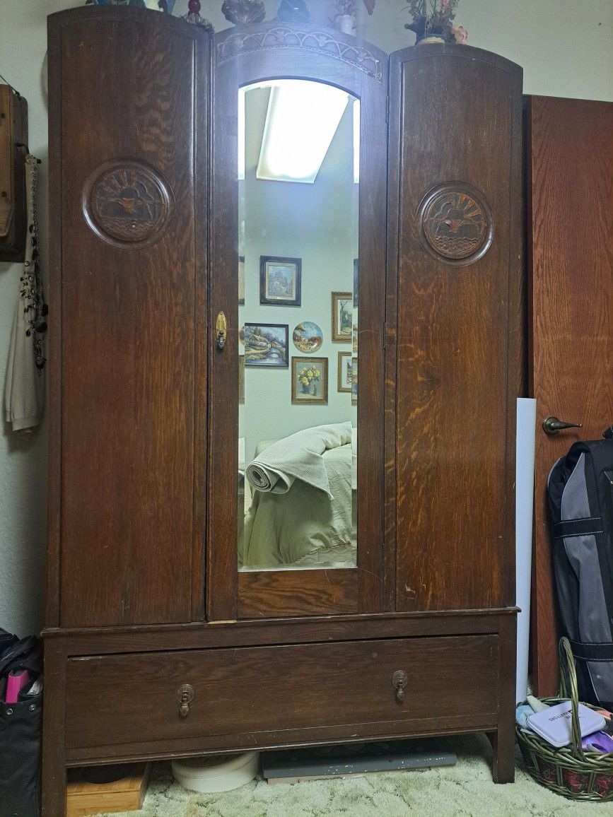 VINTAGE ARMORIE  /BEST OFFER 