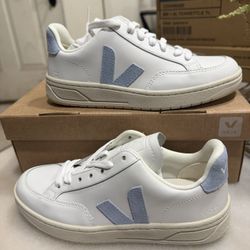 VEJA V-12 Low-Top Sneakers, Size 4 US, White