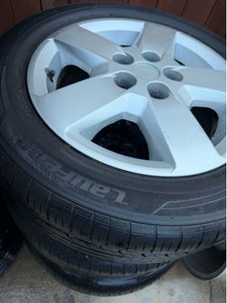 2009 Chevy HHR Wheel and Tires 215/55R16