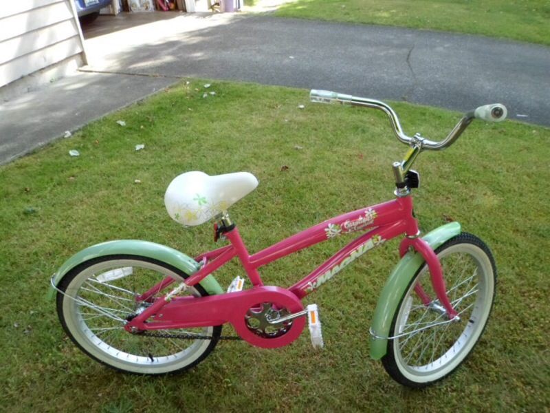 Magna Carolina Cruisin 20" Girl's Cruiser Bike