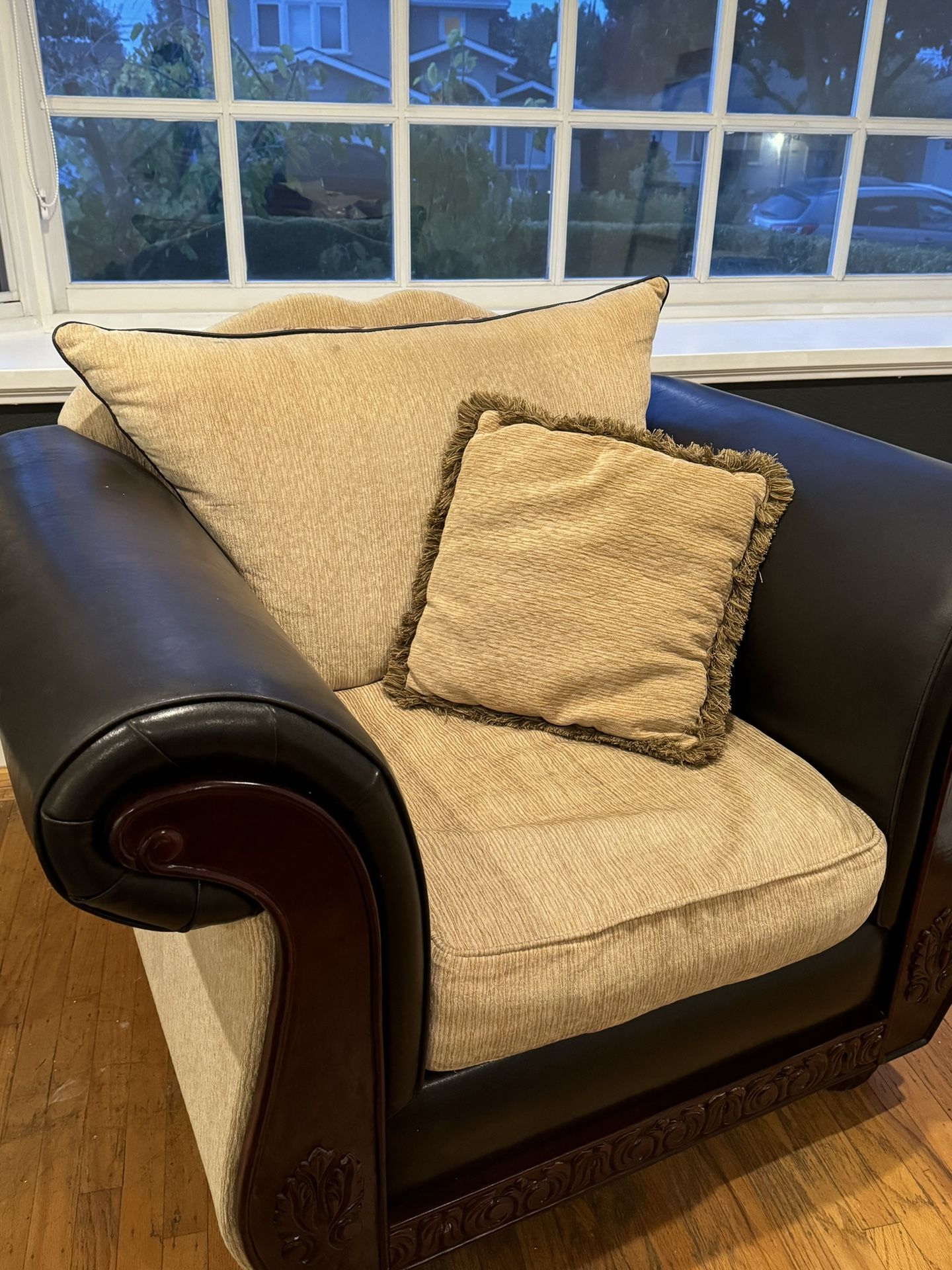 $50 - Living room furniture - 2 large chairs