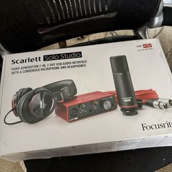 Scarlett Solo Studio 3rd edition Unopened
