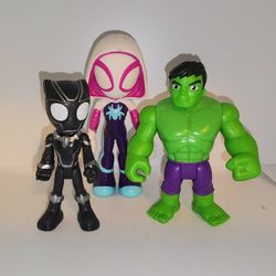 Spidey and his Amazing Friends figures Black Panther Hulk and larger rubber Ghost spider Gwen Stacy