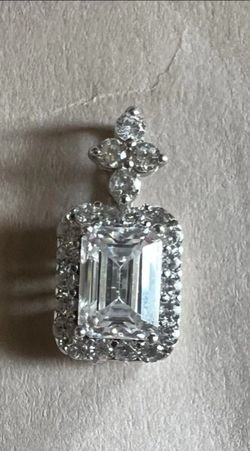 🌟Authentic moissanite emerald cut diamond set in .925 silver 💎✨