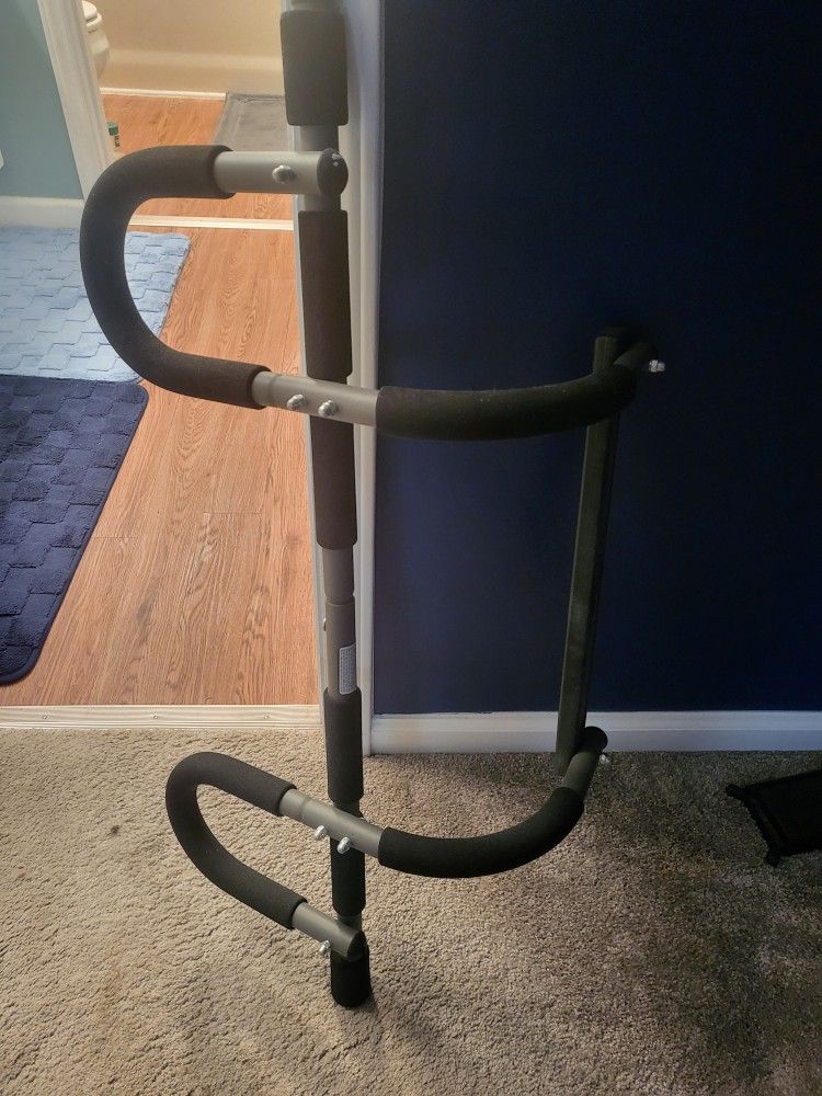 Pull Up Bar