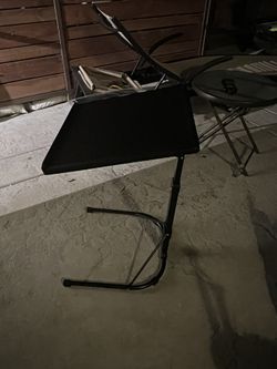 2 Desks