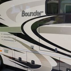 RV/TOY HAULER WASH SPECIALS AND CERAMIC COATING SPECIALS 