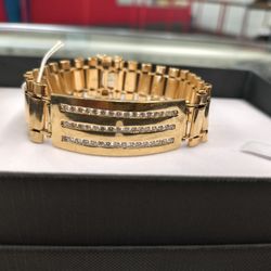 14k Solid Gold With Diamond Bracelet 46 Grams Layway Available 10% Down If You Interested Please Make Sure You Ask For Maribel Thank You 