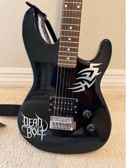 Dean Bolt Electric Guitar – Black w/ Strap 🎸