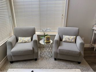 Living Spaces Gray Accent Chairs (Set of 2) – Excellent Condition