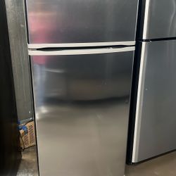 WHIRLPOOL STAINLESS STEEL TOP FREEZER REFRIGERATOR 