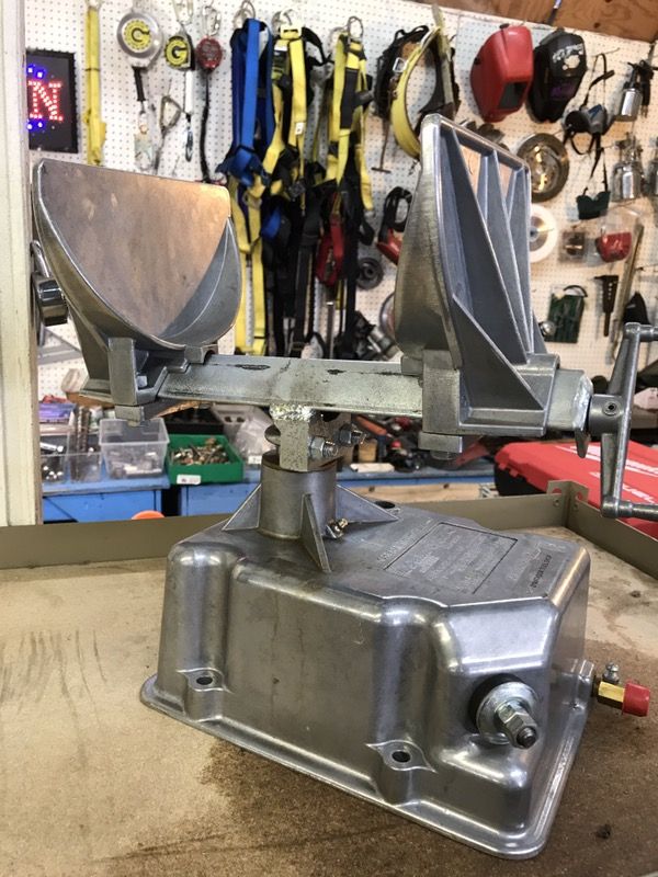 Dedoes Cyclone M-232 paint shaker