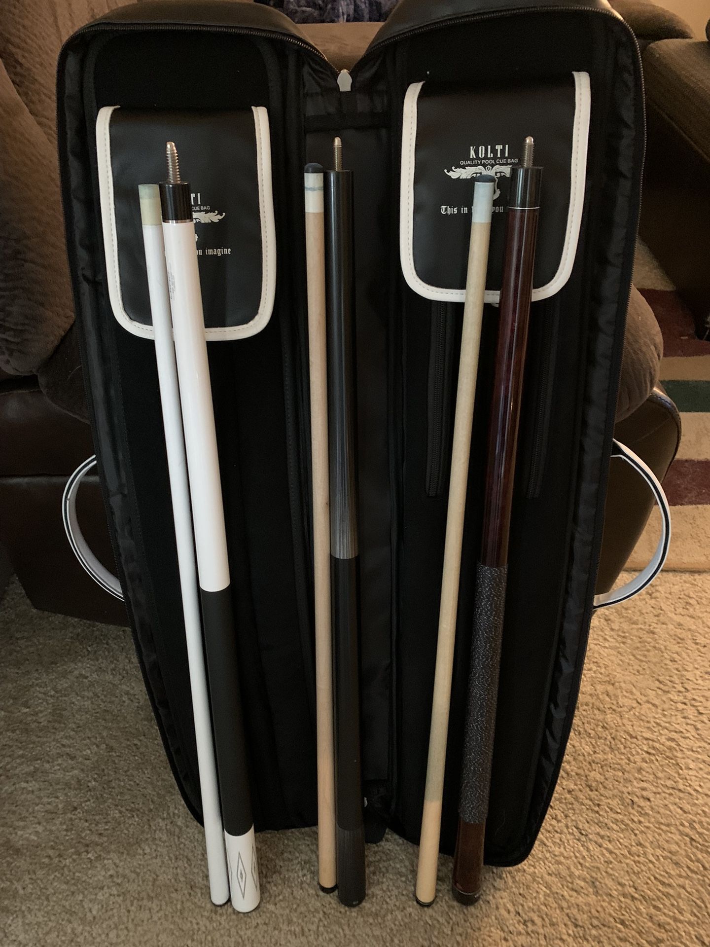 Billiards cues and case Cuetec Players Viking