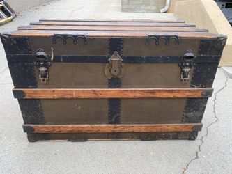 Yale & Towne Travel Steamer Trunk