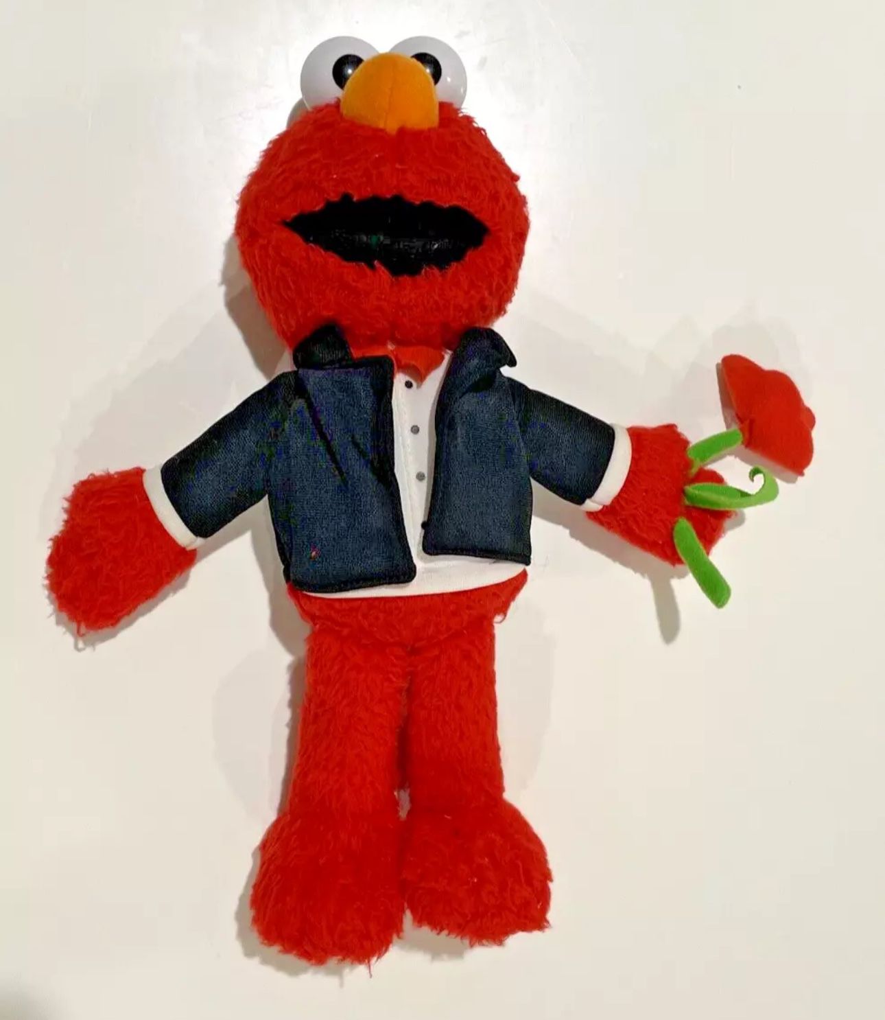 Fisher Price "Elmo Loves You" Talking Stuffed Animal Plush Valentine Flower 2009