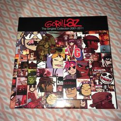 Gorillaz the singles collection 2001-2011. Limited edition box 8x7 vinyl singles and poster
