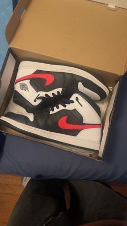 Jordan 1 Mid