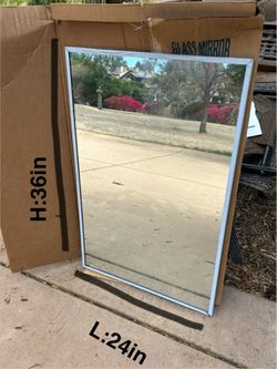 Glass mirror (BOBRICK)