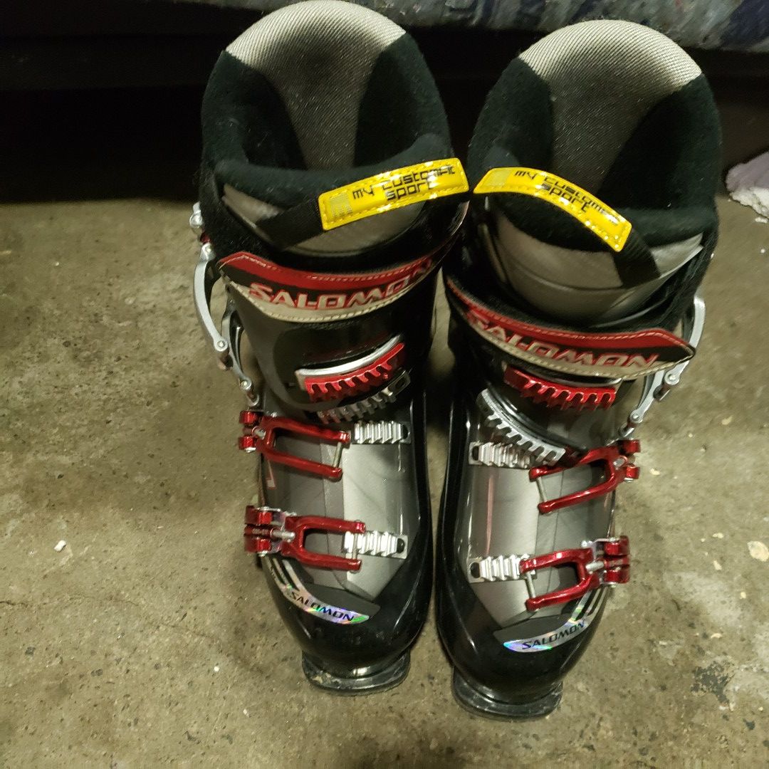 Salomon mission 7 ski boots 9.5
