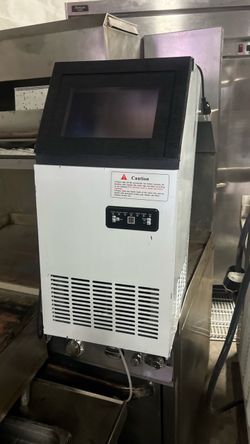 Table top ice maker