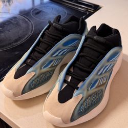 Adidas Yeezy 700 V3 Arzareth
