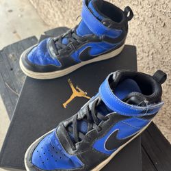 Nikes Tennis Shoes
