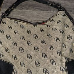 Dooney And Bourke Purse