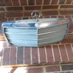 Mercedes Benz Grille For 123 Body Style