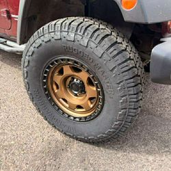 17" Black Rhino Voyager Rims And Tires 33/1250/17 