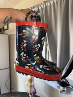 12c Rain boots