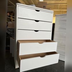 Dresser No Knobs