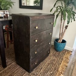 Dresser