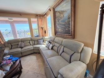 Leather sectional recliner