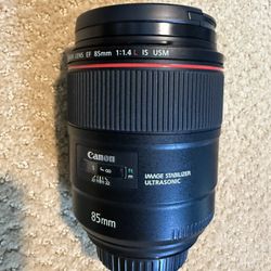 Canon 85mm f/1.4 L IS USM EF Lens