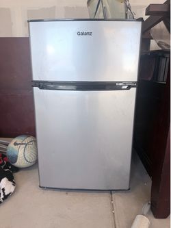 Mini fridge