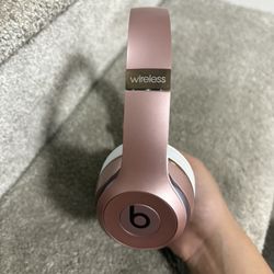 Beats Solo3 Wireless — Good Condition, 40-Hour Battery