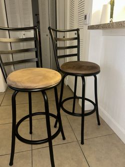 2 Barstools 