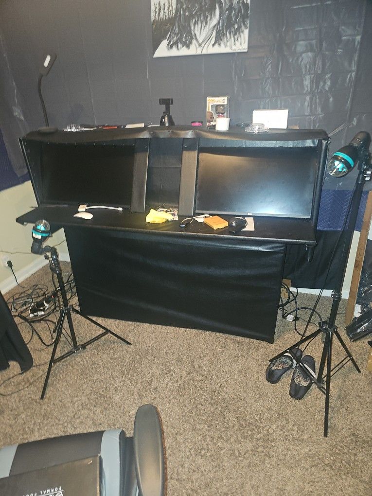 Custom Made Monitor Daw For Your Studio Room With Two Dell MONITOR