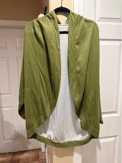 Women’s green thin sweater / cardigan