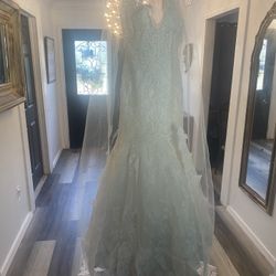 Brand New Morilee by Madeline Gardner Wedding Dress + Matching Veil – Size 4