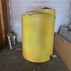 Farmer Poly Pivot Tank 