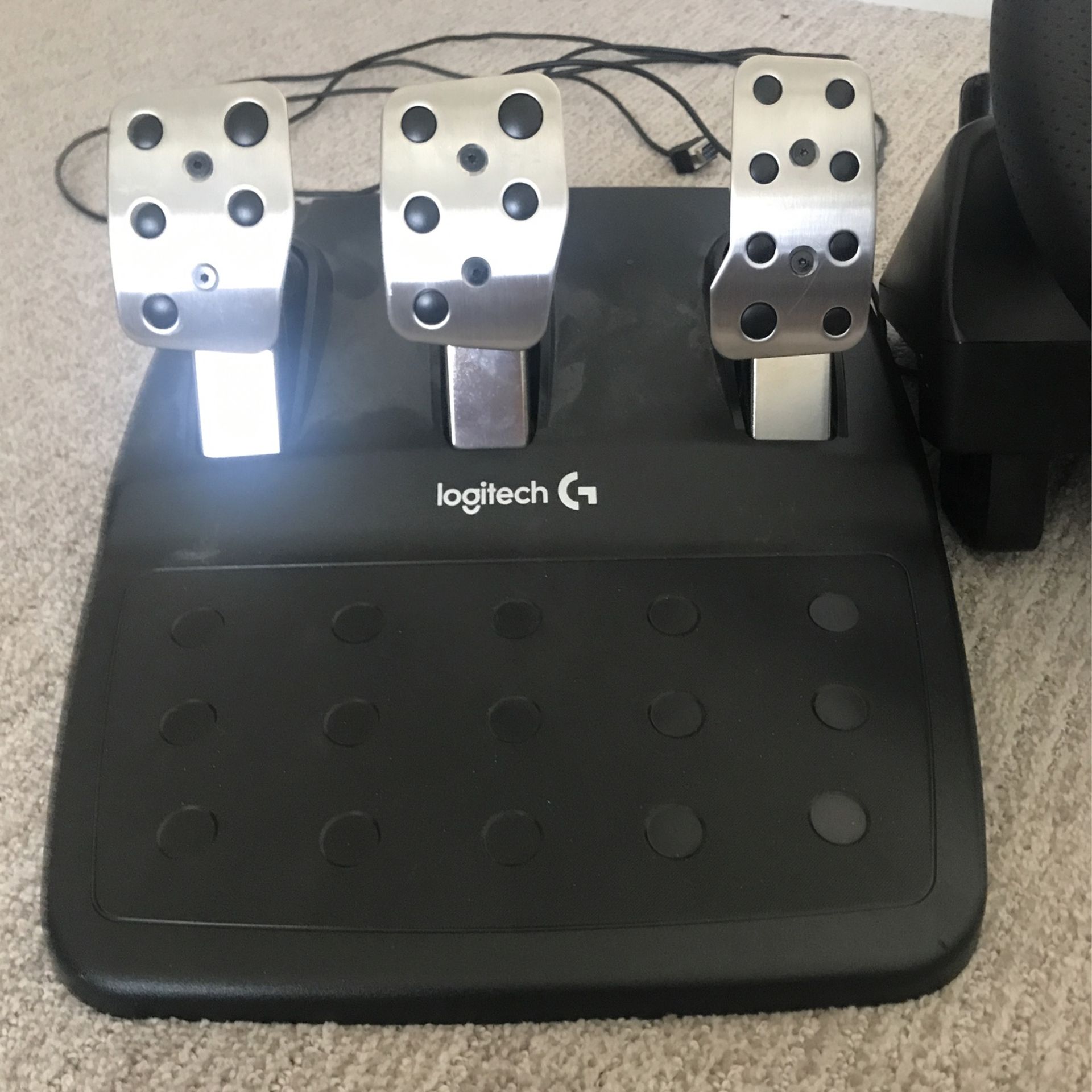 Logitech Steering Wheel And Pedals For PlayStation 4\Play Station 5 for